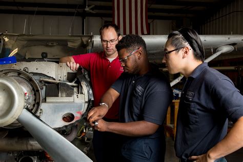 BACHELOR OF SCIENCE IN AIRCRAFT MAINTENANCE .